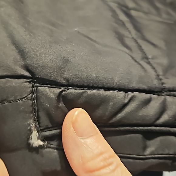 Calvin Klein lightweight puffer jacket. Size lg - Picture 3 of 8